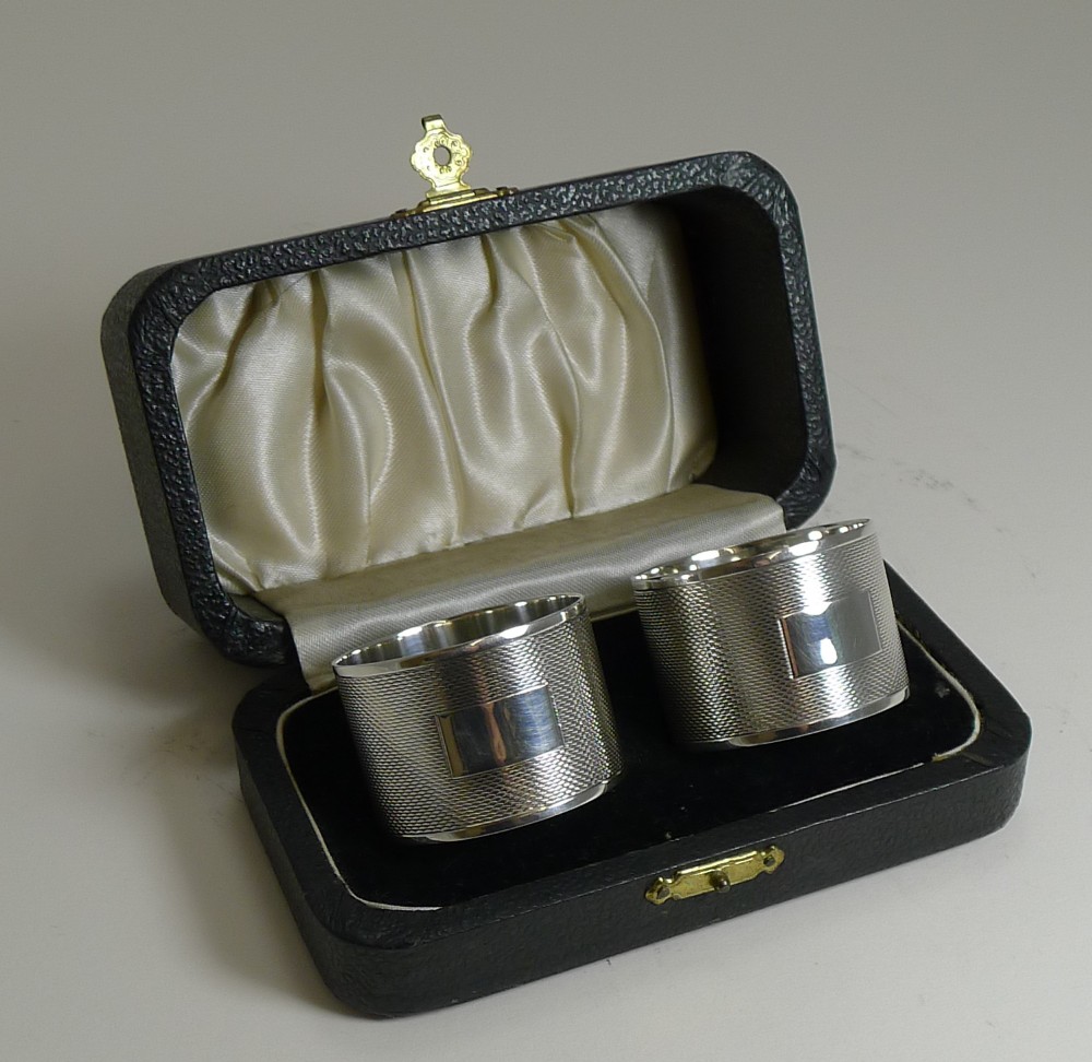 smart pair cased vintage english sterling silver napkin rings 1945