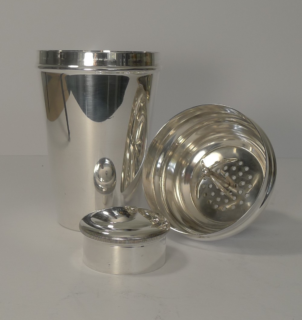 large 1 12 pint art deco cocktail shaker by william suckling c1930