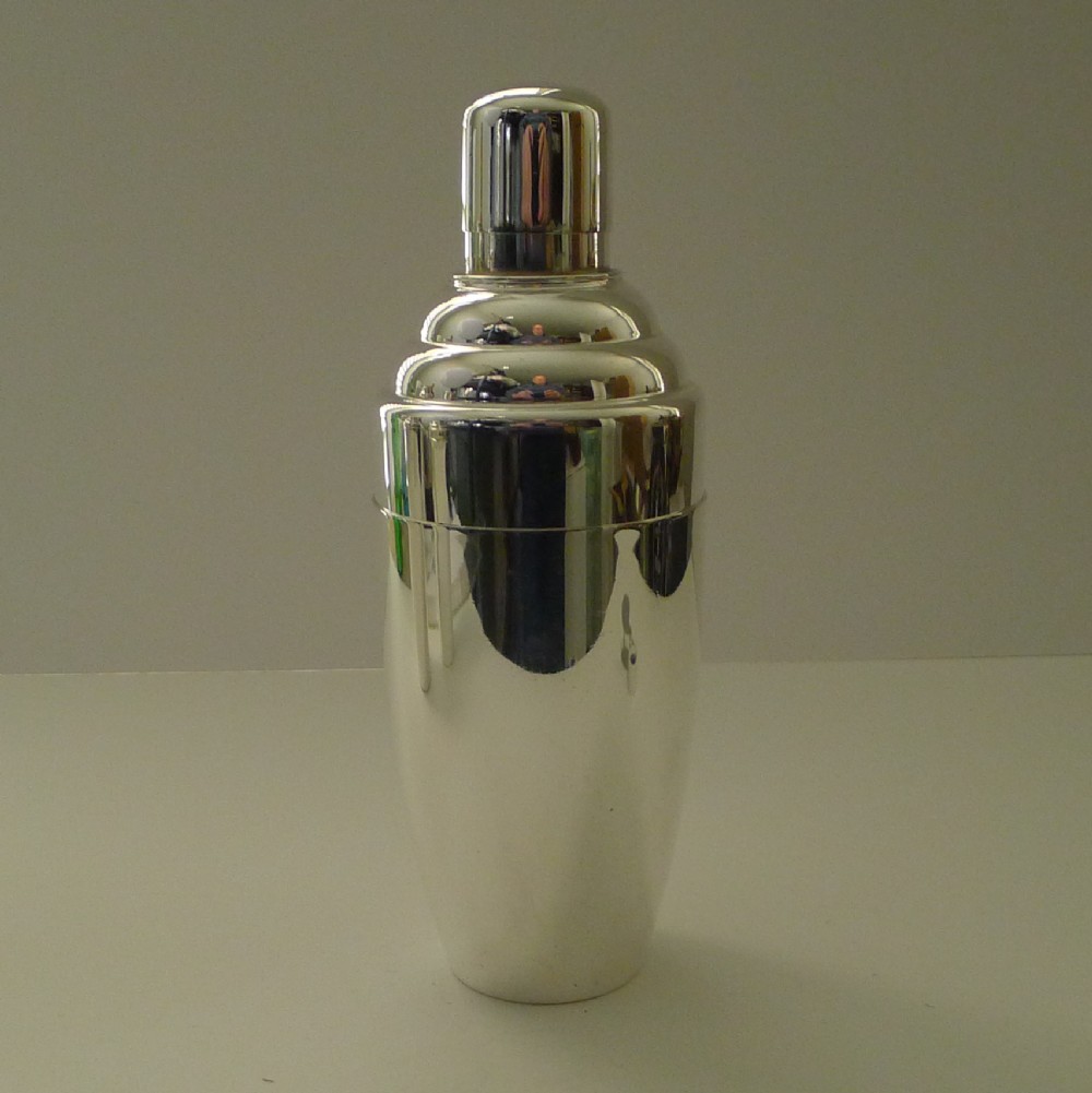 smart art deco cocktail shaker by gaskell chambers c1940