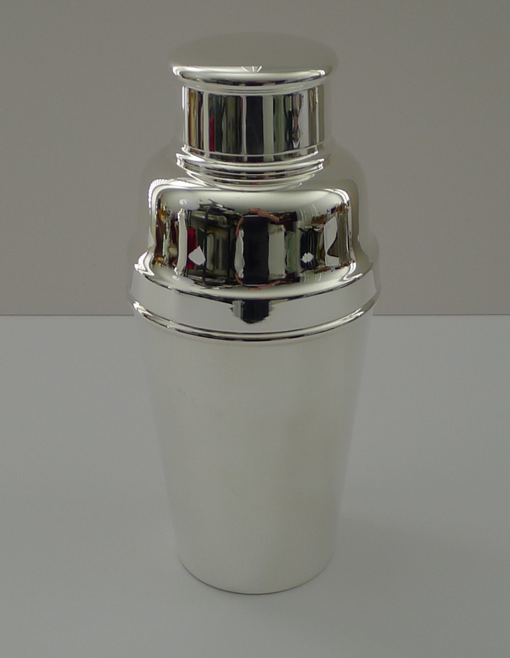 smart art deco shaker by william suckling c1930 1 14 pints