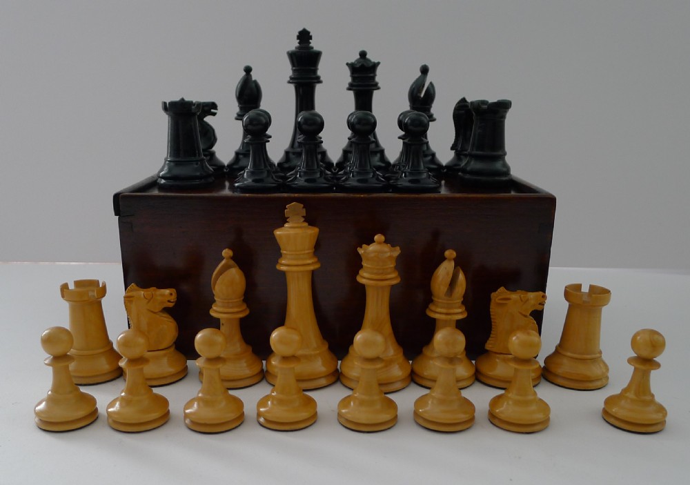 antique english weighted boxwood chess set c1920