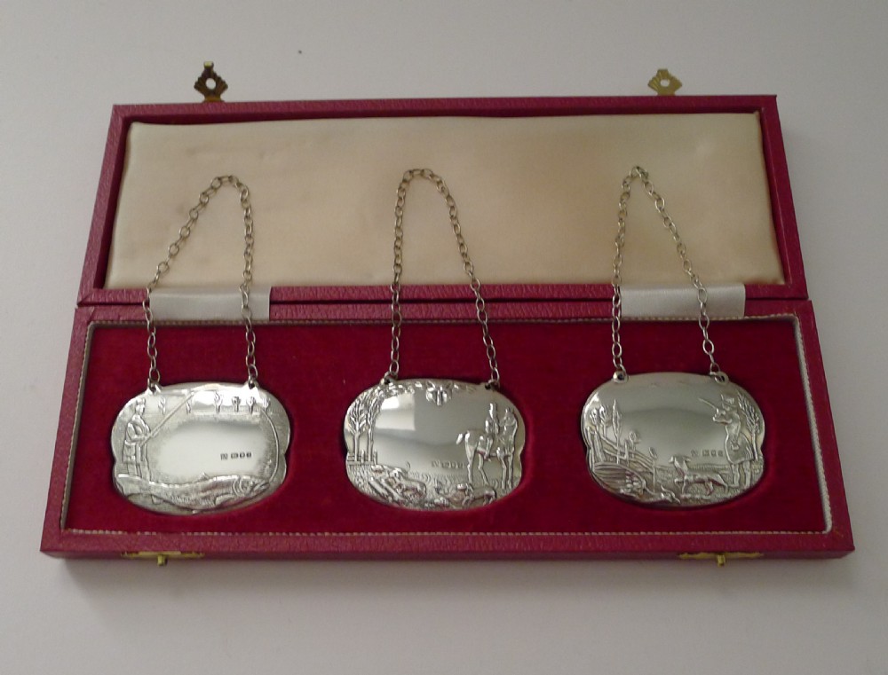 rare boxed vintage set of hunting shooting fishing decanter labels 1983