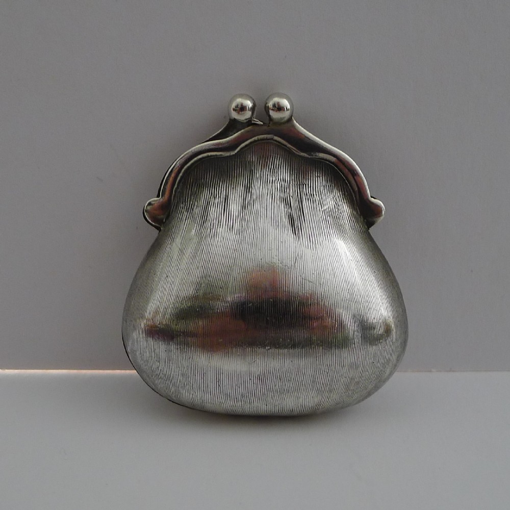 gucci italy solid sterling silver novelty pill box c1950